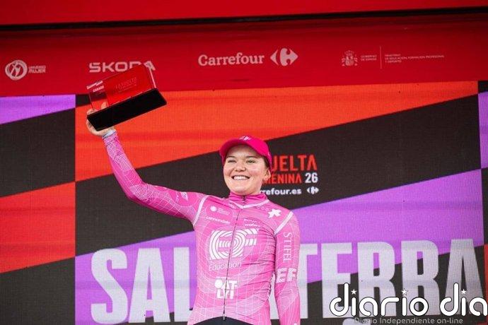 La suiza Noemi Rüegg se enfunda el maillot rojo en el estreno de La Vuelta Femenina