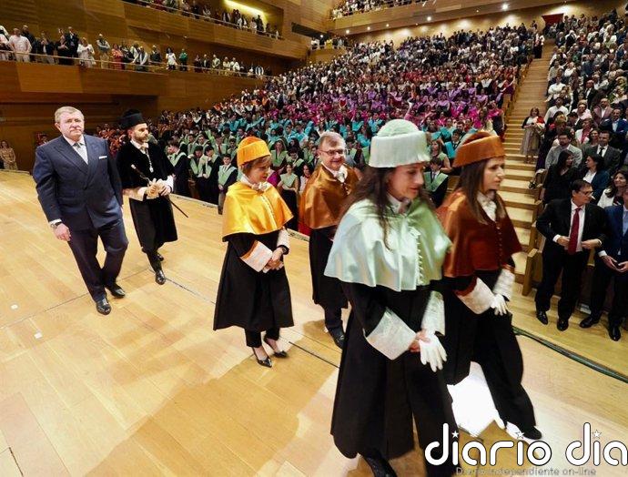 La UEMC gradúa mañana a 633 estudiantes en una ceremonia que reunirá a más de 1.700 asistentes en el CCMD