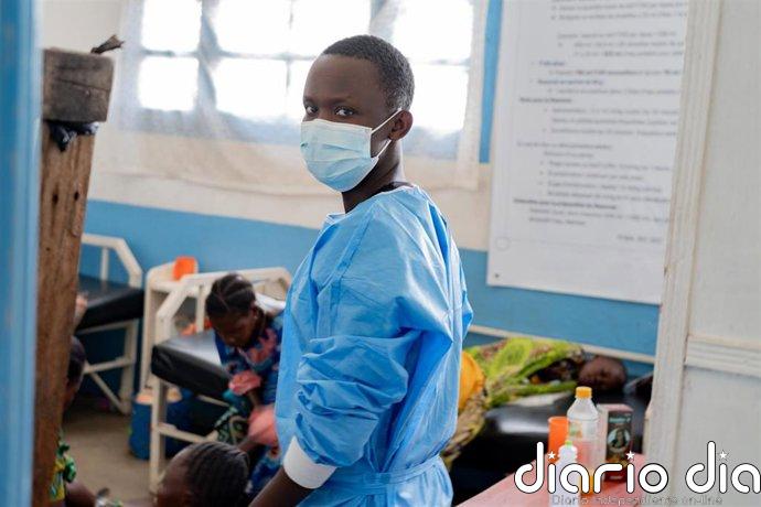 La Unión Africana eleva a más de 100 las muertes asociadas al brote de ébola y declara la emergencia continental