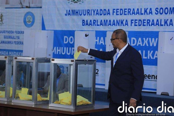 La Unión Africana ruega al Gobierno somalí y a la oposición que vuelvan a negociar para evitar un colapso político