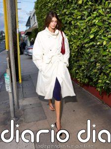 Las sandalias de dedo que tiene Kaia Gerber vuelven de los 90 para quedarse