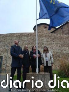 León celebra el Día de Europa con el embanderamiento de la Muralla y la lectura de los Decreta