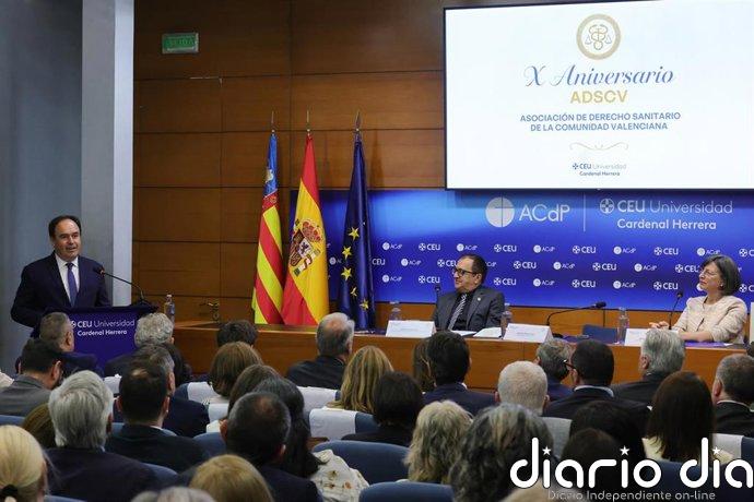 Llorca destaca la importancia de analizar y actualizar la repercusión jurídica y económica de la política sociosanitaria
