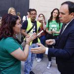 Llorca espera que "esta tarde o mañana como muy tarde" haya acuerdo con sindicatos para desconvocar la huelga educativa