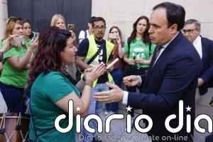 Llorca espera que "esta tarde o mañana como muy tarde" haya acuerdo con sindicatos para desconvocar la huelga educativa