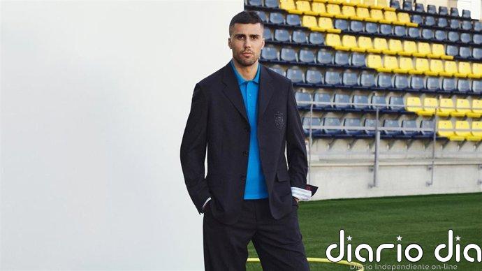 Loewe vestirá a las selecciones de fútbol masculina y femenina los próximos cuatro años