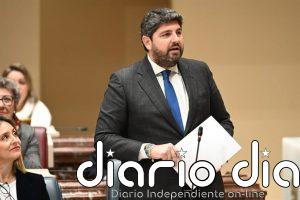 López Miras responderá este jueves en el Pleno a preguntas sobre retos futuros, centros educativos, pobreza y vivienda