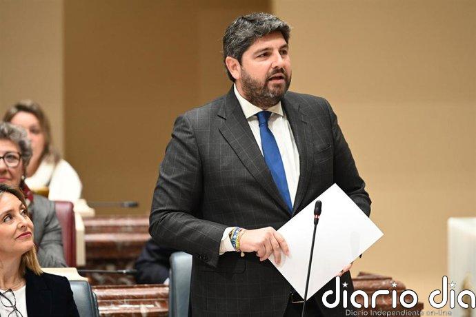 López Miras responderá este jueves en el Pleno a preguntas sobre retos futuros, centros educativos, pobreza y vivienda