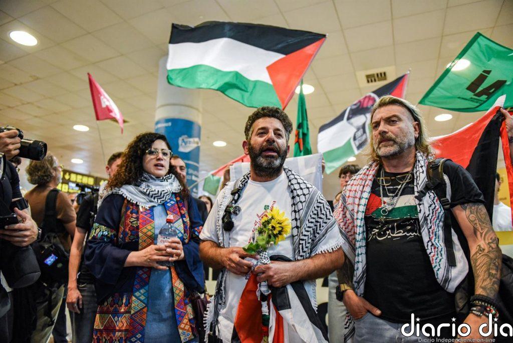 Los activistas de la flotilla denuncian "una escalada de violencia" de Israel con golpes y descargas eléctricas
