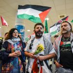 Los activistas de la flotilla denuncian "una escalada de violencia" de Israel con golpes y descargas eléctricas