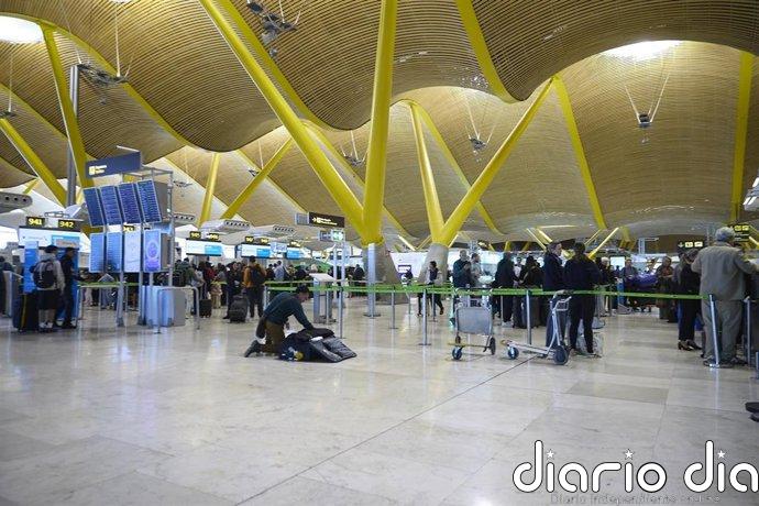 Los aeropuertos españoles pierden 426.000 pasajeros tras la caída de tráfico con Oriente por el conflicto