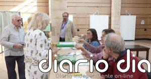 Los andaluces empiezan a acudir a las urnas para elegir a su presidente