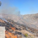 Los medios aéreos se retiran del incendio de Almería y el operativo terrestre sigue trabajando en su estabilización