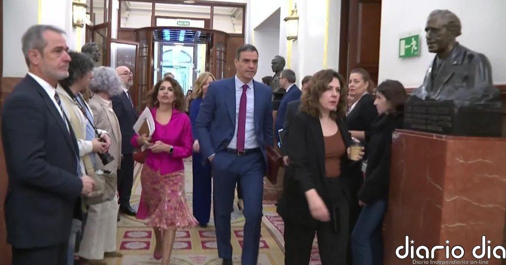 Los ministros socialistas siguen apoyando al expresidente Zapatero y ensalzando sus logros