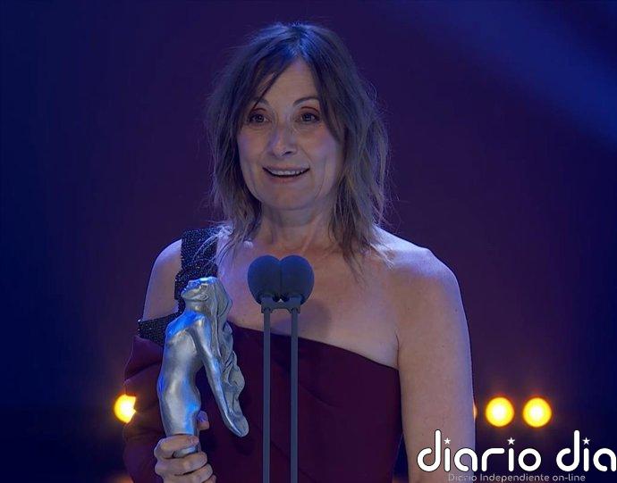'Los Miserables', 'Esencia' y Nathalie Poza triunfan en unos Talía repartidos, marcados por gritos a favor de Palestina