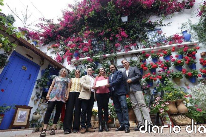 Los patios de los números 7, 43, 44 y 7 de las calles Guzmanas, Barrionuevo, San Basilio y San Rafael ganan el concurso