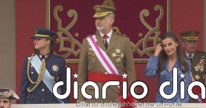 Los reyes presiden junto a Leonor el desfile del Día de las Fuerzas Armadas en Vigo