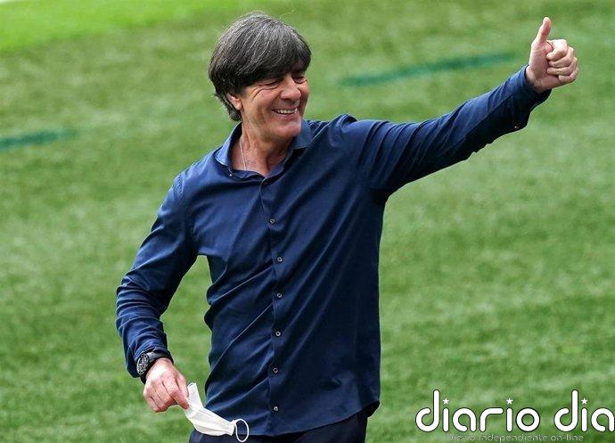 Löw ve "bastante improbable" recibir una oferta de un banquillo que "realmente" le atraiga