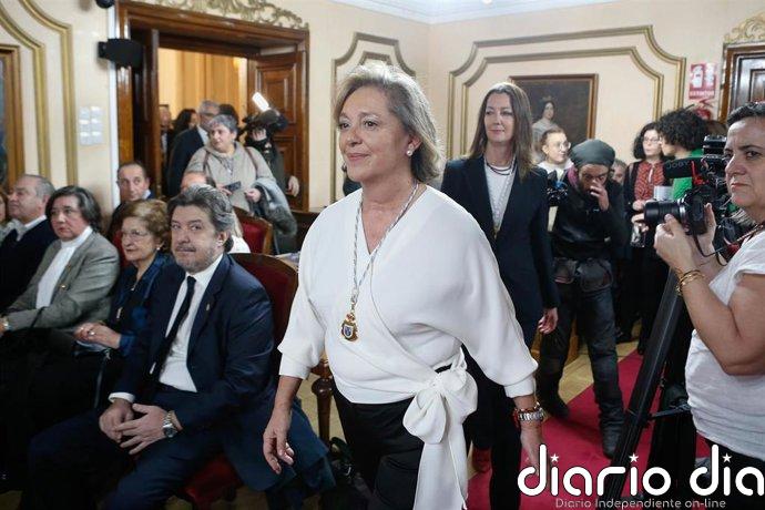 Lugo homenajea a la exalcaldesa Paula Alvarellos con una estatua en la Praza Maior