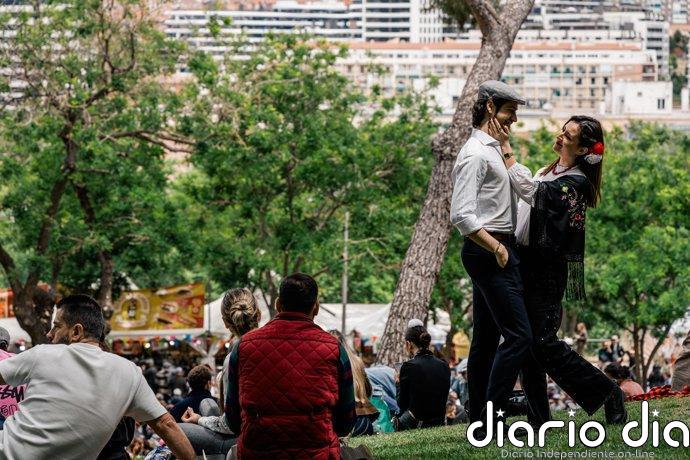 Madrid 'chulapea' en San Isidro de "concordia" reivindicándose como ciudad que no exige a nadie "8 apellidos madrileños"