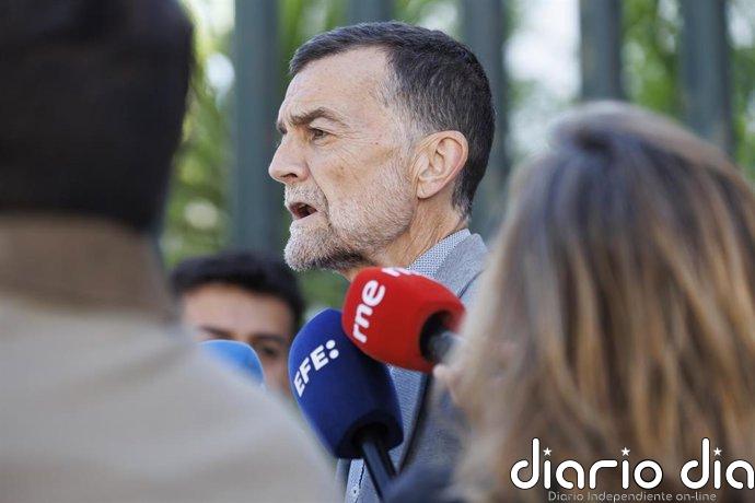Maíllo se compromete a ampliar la Ley de Memoria para incluir a las víctimas del Caso Almería