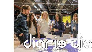 Más de 600 alumnos y unos 60 docentes catalanes conmemoran el Día de Europa en una jornada