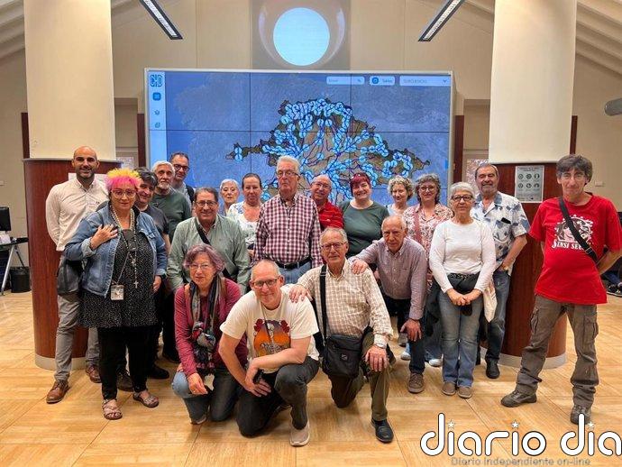 Miembros de asociaciones vecinales de Valladolid visitan el Sistema automático de Información Hidrológica de la CHD