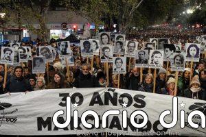 Miles de personas claman en Uruguay por la memoria, verdad y justicia de los desaparecidos durante la dictadura