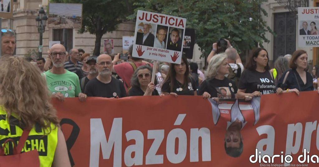 Miles de valencianos vuelven a exigir el acta de Mazón en las calles