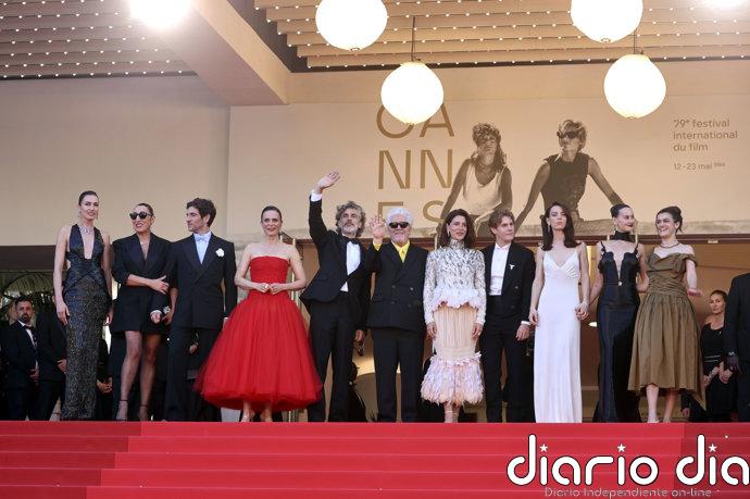 Minimalismo letal y diamantes infinitos: así ha conquistado Nieves Álvarez la alfombra roja de Cannes