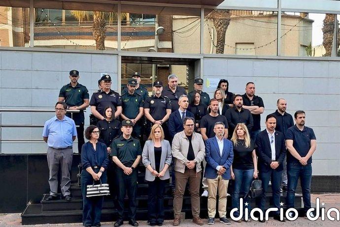 Minuto de silencio en Dolores por las muertes en el cuartel, investigadas como presunto caso de violencia de género