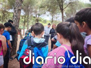Monda (Málaga) recupera su bosque mediterráneo en La Alpujata con la colaboración de familias y escolares