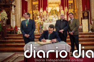 Moreno reafirma su compromiso con las tradiciones, donde "se palpa la fuerza de Andalucía"