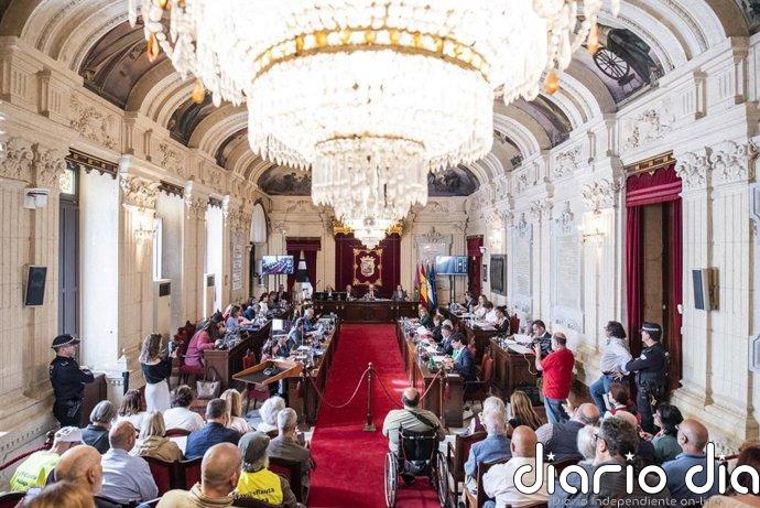 Movilidad, lucha contra narcotráfico, situación de bomberos, elecciones y vivienda, a debate en pleno de Málaga
