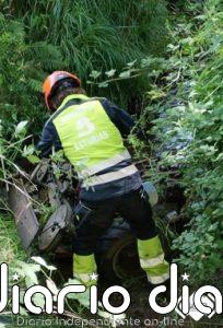 Muere un hombre tras caer al río con la segadora en Colunga