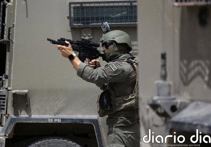 Muere un joven palestino a manos del Ejército israelí tras tirar piedras a vehículos israelíes en Cisjordania