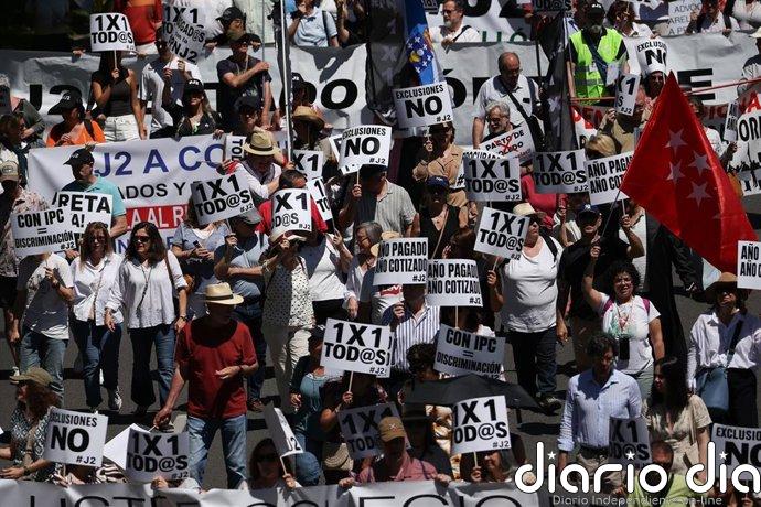 Mutualistas se manifiestan en Madrid para pedir cambios en la pasarela al RETA