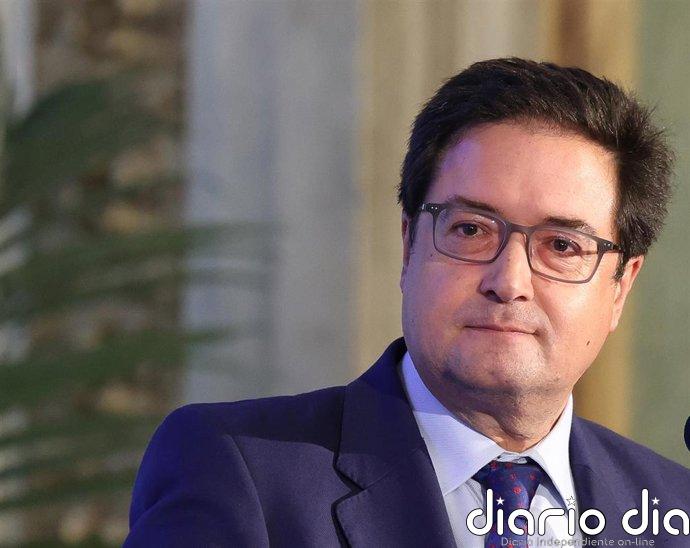 Óscar López acusa a Ayuso de ir a México "a provocar" y a "hacer el ridículo con el dinero de los madrileños"
