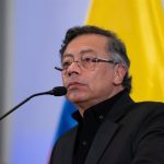 Petro defiende que las armas con las que se mata a civiles en el suroeste de Colombia proceden de Ecuador