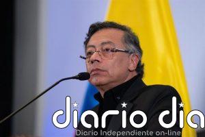 Petro defiende que las armas con las que se mata a civiles en el suroeste de Colombia proceden de Ecuador