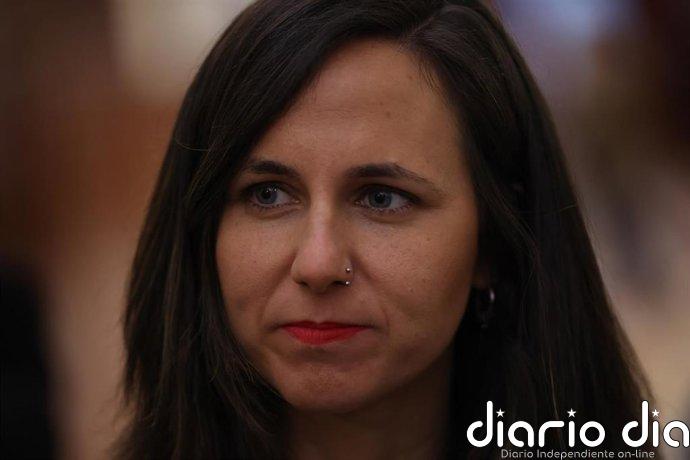 Podemos afirma que derecha "tenía ganas" a Zapatero, pero también avisa de que Sánchez "cada vez lo tiene más difícil"
