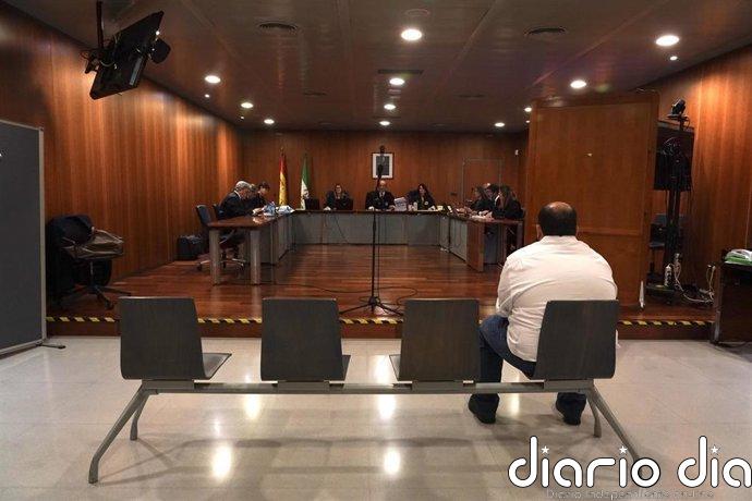 Policía dice que analizaron cientos de archivos con agresiones sexuales en investigación del cura acusado de abusos