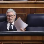 PSOE y Sumar acusan al PP de usar la muerte de los guardias civiles de Huelva para intentar reprobar a Marlaska