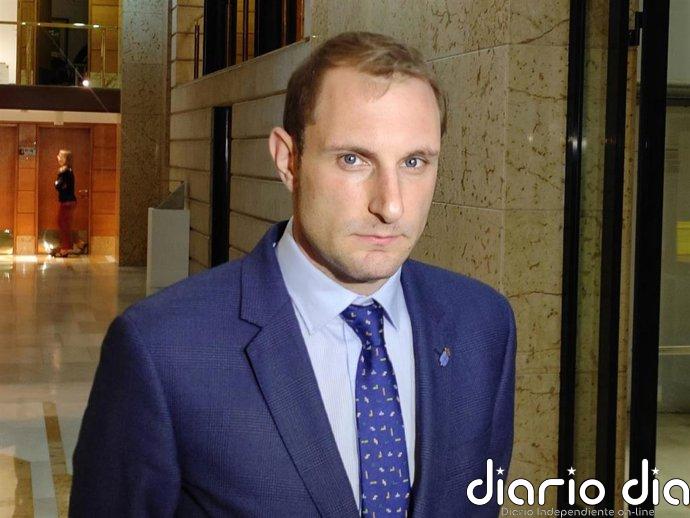Pumares (Foro) pide a Calvo que solucione los problemas de su Consejería antes de cuestionar el soterramiento