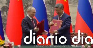 Putin recibe en China el mismo protocolo que Trump