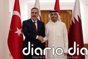 Qatar y Turquía piden que sigan las negociaciones entre EEUU e Irán y critican el uso de Ormuz "como un arma"