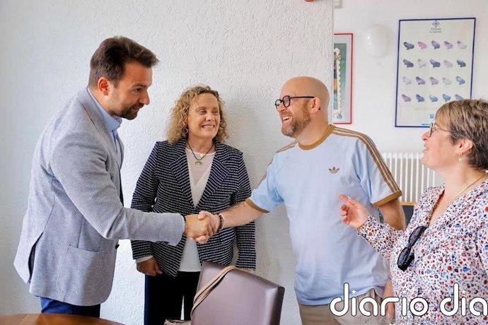 Queipo (PP) anuncia en Suiza un plan para dar facilidades a los asturianos en el exterior