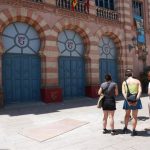 Quitan la estrella a Juan Carlos Aragón en la puerta del Teatro Falla de Cádiz tras retirar honores al autor de Carnaval