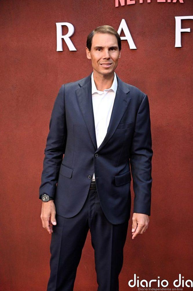 Rafa Nadal, arropado por Mery Perelló, su hijo Rafa y numerosos amigos en el estreno del documental de su vida