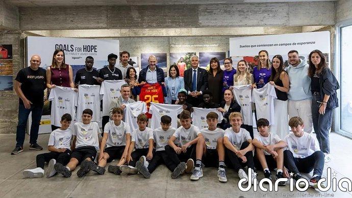 Rafael Louzán, en la inauguración de Goals For Hope en Las Palmas de Gran Canaria